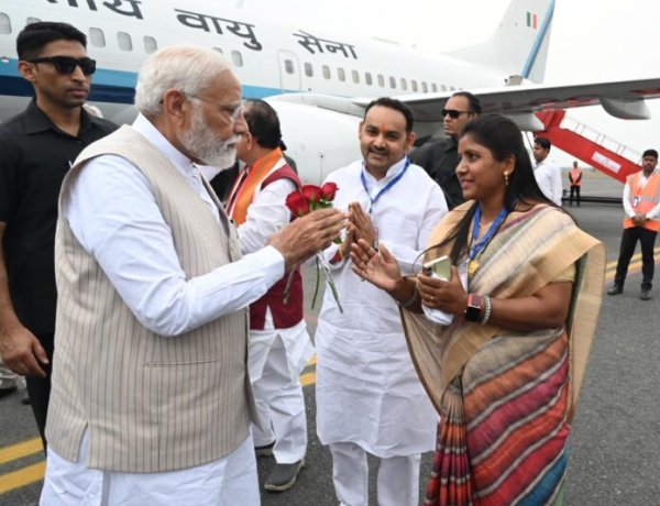 प्रधानमंत्री का भगवान बुद्ध की धरती पर किया गया भव्य स्वागत