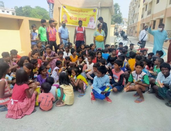 राज्य की 83 फ़ीसदी आबादी को प्रभावित करनेवाली शिक्षा व्यवस्था की कहीं चर्चा नहीं । कैसे होगा विकास ? कैसे रुकेगा पलायन?