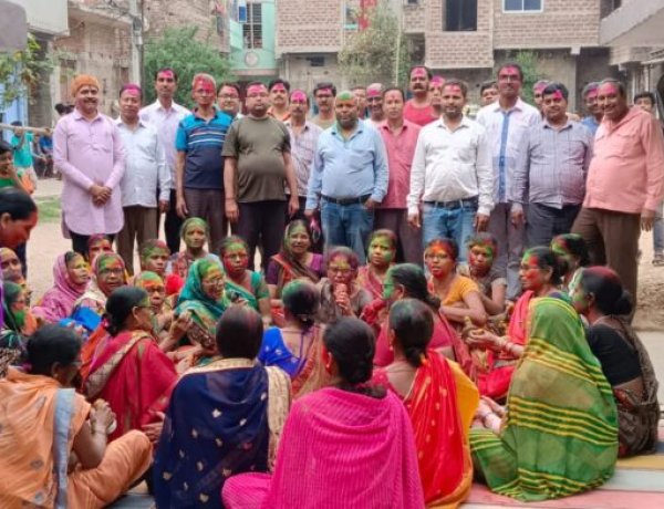 बुनकर संघ ने समरस्ता के साथ हर्षोल्लास पूर्वक मनाया होली मिलन सह रंगोत्सव