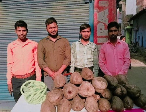 एवीबीपी मानपुर नगर ईकाई के द्वारा अंबेडकर जयंती पर विभिन्न स्थानों पर कॉपी और कलम का वितरण किया