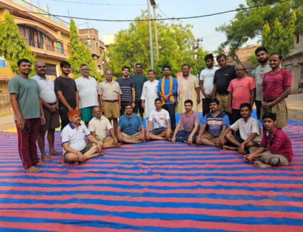 BIHAR मानपुर में दसवां अंतर्राष्ट्रीय योग दिवस पर स्वच्छता अभियान एवं स्वयंसेवकों ने किये योगासन