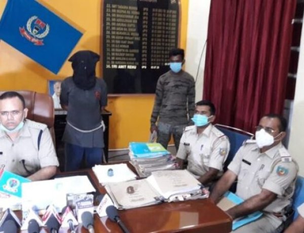 एक लाख का इनामी नक्सली गिरफ़्तार ।