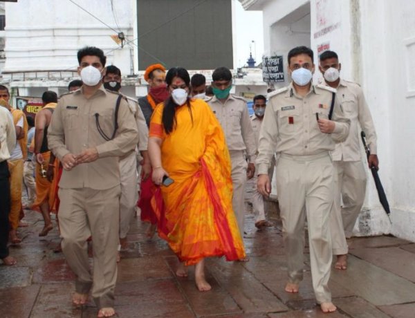 देवतुल्य श्रद्धालुओं की सुविधा हेतु आज से ऑनलाइन दर्शन की व्यवस्था शुरू,श्रद्धालु कर सकते हैं बाबा बैद्यनाथ का ऑनलाइन दर्शन – नैंसी सहाय ( उपयुक्त ,देवघर )