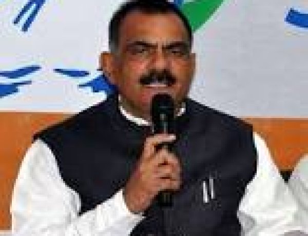 बेहतर विधि-व्यवस्था बनाए रखने में जुटी है महागठबंधन की सरकार : आलोक कुमार दुबे