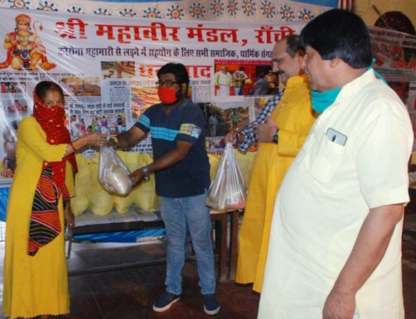 पीड़ित मानवता की सेवा में समर्पित है श्रीमहावीर मंडल,जरूरतमंदों के बीच अन्नपूर्णा आहार का वितरण जारी