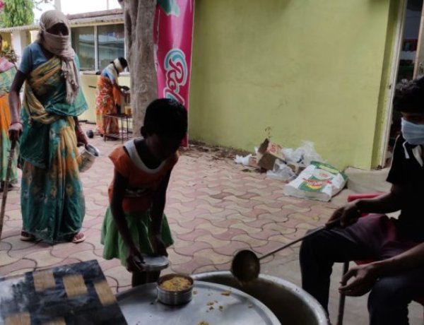 हैप्पी-चिल्ड्रन-स्कूल-पर