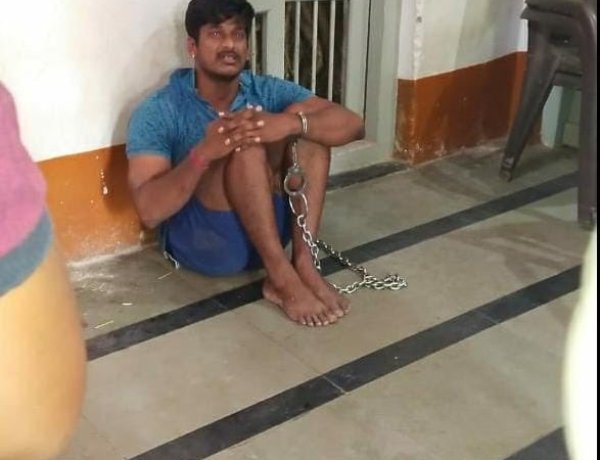 कर्नाटक पुलिस हुई शर्मसार, थाने में बंद कर सीआरपीएफ कोबरा कमांडो को बुरी तरह पीटा