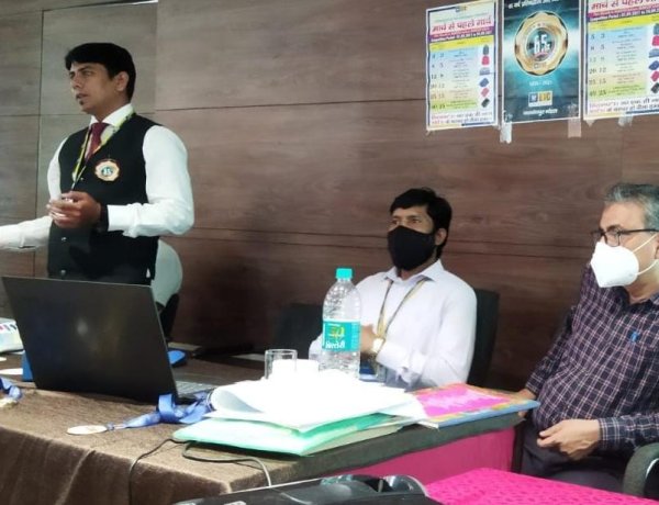 थोड़ा बदलाव लायेंगे, तो हर काम आसान होगा : शाखा प्रबंधक