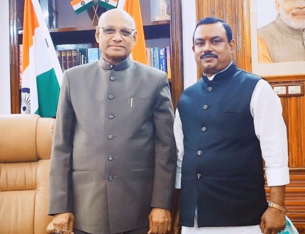 ओबीसी को 27 एवं एससी को 15 फीसदी आरक्षण को लेकर राज्यपाल से मुलाक़ात