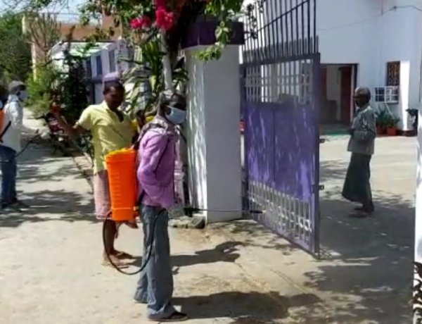 घोसवरी पंचायत के मुखिया द्वारा पुरे पंचायत को किया गया सैनिटाइजेशन….