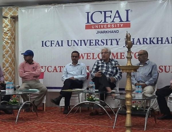 इक्फ़ाई विश्वविद्यालय में “शिक्षा में नवाचार” पर सम्मेलन आयोजित,डिजिटल लर्निंग पोर्टल छात्रों के लिए लाभदायक : प्रो.अरविंद कुमार