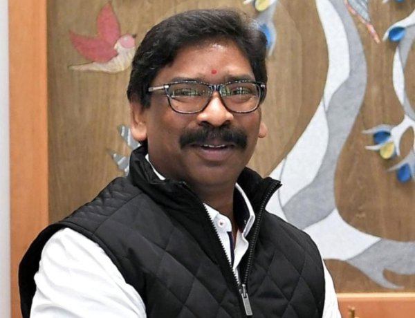 भ्रष्ट नौकरशाही की नकेल कसने में कामयाब रही सरकार