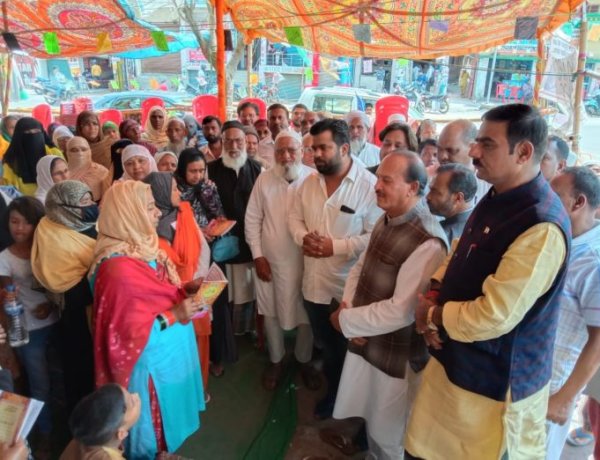 कांग्रेस का प्रतिनिधिमंडल मिला प्रदर्शनकारियों से,लोकहित में धरना-प्रदर्शन समाप्त करने की अपील