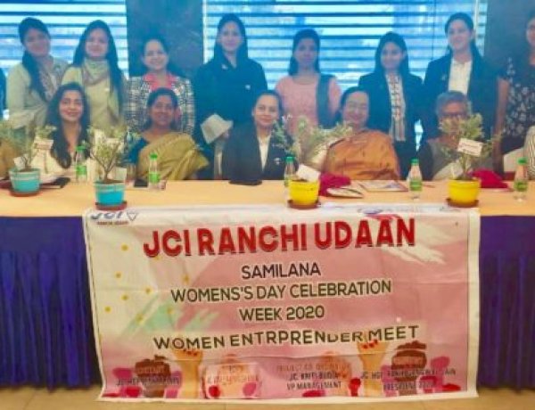 जेसीआई उड़ान ने महिलाओं को किया सम्मानित