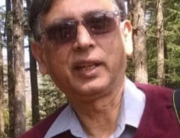 अमेरिका से लौटे डॉक्टर दिनेश रंजन, किडनी एवं लिवर के मरीजों को देंगे निशुल्क सेवा