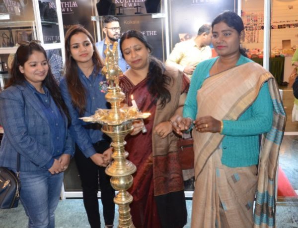 दो दिवसीय एग्जीबिशन में करें इंडो-वेस्टर्न और वेडिंग कलेक्शन की जमकर खरीददारी