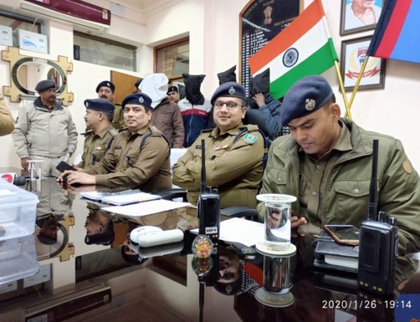 फार्च्यून जेम्स एंड ज्वेलरी शॉप में डाका डालने आये 5 अपराधी गिरफ्तार