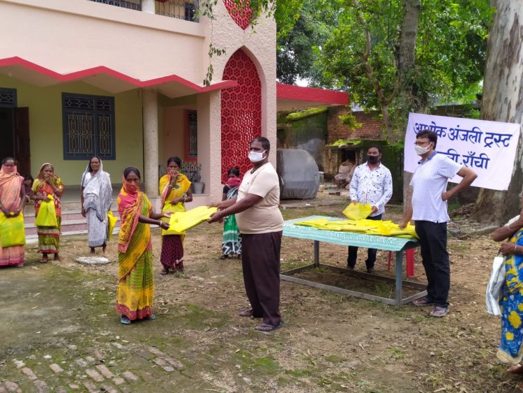 पीड़ित मानवता की सेवा में जुटे हैं समाजसेवी अशोक साहू