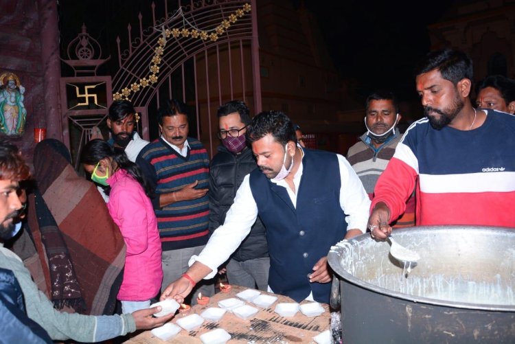 कार्तिक पूर्णिमा के अवसर पर श्रीराम मंदिर में आदित्य विक्रम जायसवाल ने की पूजा-अर्चना