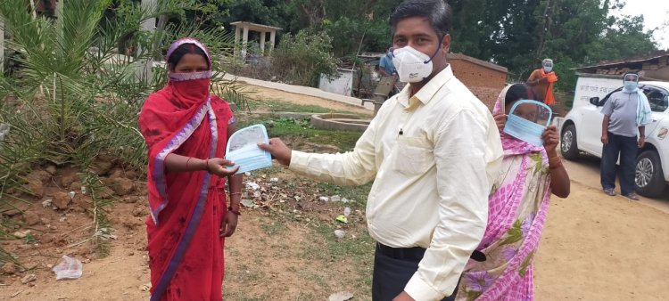 भारतीय लोक कल्याण संस्थान ने ग्रामीणों के बीच बांटे फेस सेफ्टी मास्क