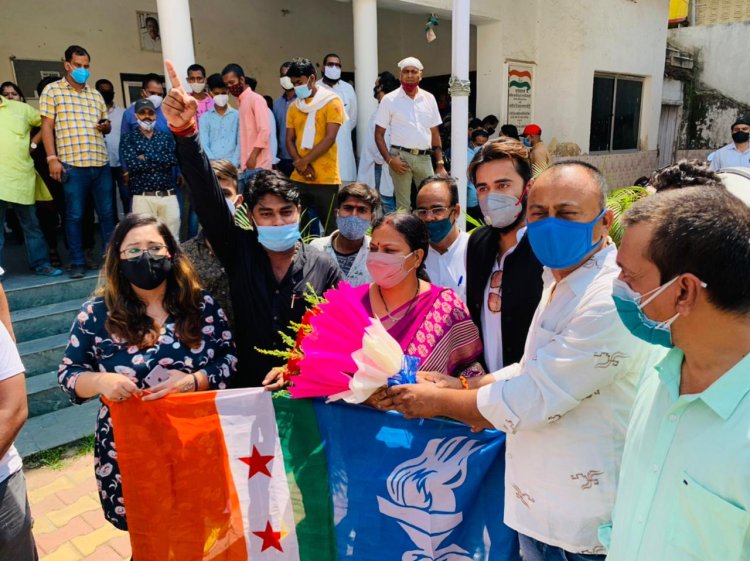 एनएसयूआई ने दीपिका पांडे सिंह का किया अभिनंदन