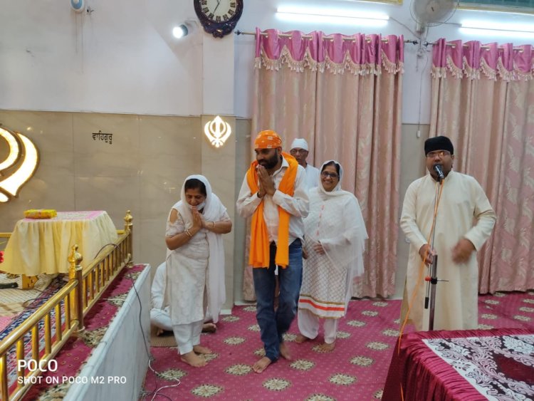 स्त्री सत्संग सभा ने गुरुघर के सेवक पवनजीत सिंह खत्री को किया सम्मानित