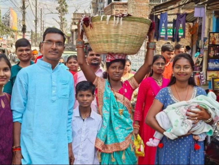 36 घंटे का निर्जला उपवास अंतिम दिन छठव्रती ने उगते भगवान भास्कर को किया अर्ध्य अर्पण