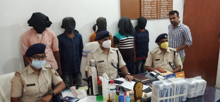 मोबाइल चोरों का बड़ा गिरोह गिरफ़्तार