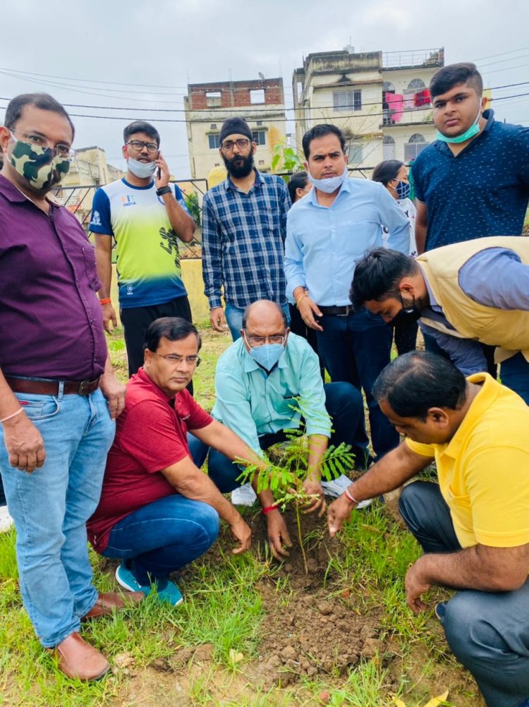 फ्रेंडशिप डे पर शहीदों की स्मृति में पौधारोपण