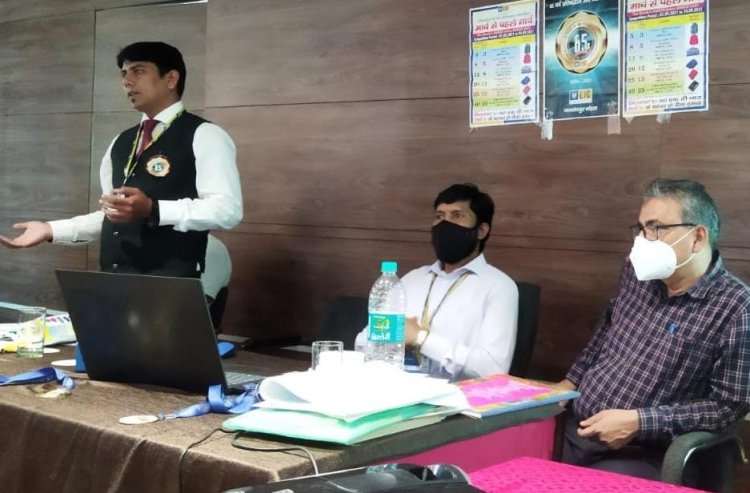 थोड़ा बदलाव लायेंगे, तो हर काम आसान होगा : शाखा प्रबंधक