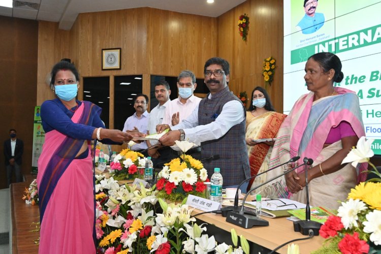 मुख्यमंत्री ने तेजस्विनी परियोजना अंतर्गत व्यावसायिक कौशल प्रशिक्षण केंद्र का ऑनलाइन उद्घाटन किया