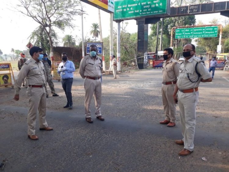 देवघर : संथाल डीआईजी का औचक निरीक्षण।