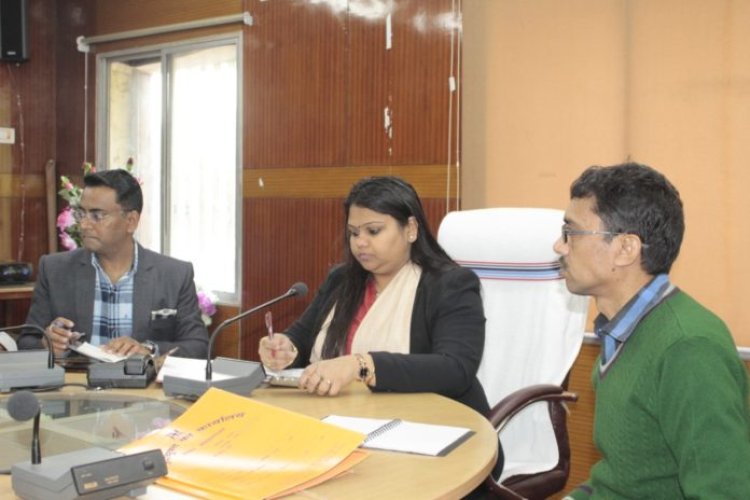 कोरोना से संबंधित चिकित्सक, स्वास्थ्यकर्मी व संक्रमित मरीज की गोपनीयता भंग करना दंडनीय अपराध-उपायुक्त देवघर