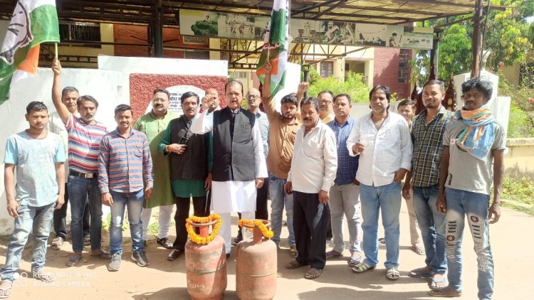 महंगाई पर रोक लगाने में विफल मोदी सरकार को सत्ता में बने रहने का कोई औचित्य नहीं : सुबोधकांत सहाय