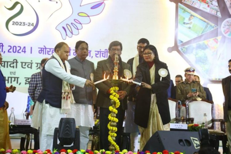 खादी केवल वस्त्र नहीं बापू के विचारों से जुड़ा है, खादी मेला के उद्घाटन पर बोले CM