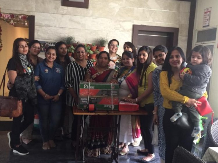 रांची युटोपीयन लेडीज सर्कल 142 ने बेसहारा महिला को सिलाईं मशीन डोनेट किया।