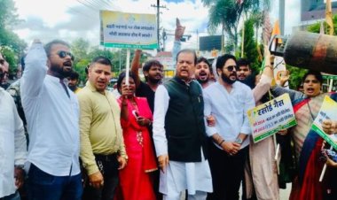 महंगाई के खिलाफ कांग्रेस का जोरदार प्रदर्शन