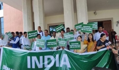 रांची : मणिपुर हिंसा के विरोध में विधानसभा के बाहर INDIA का प्रदर्शन