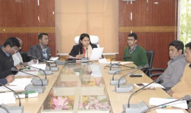 देवघर- राजस्व कार्यों में न बरते कोताही,जनगणना 2021 हेतु दिनांक 15 जनवरी 2020 से डोर-टू-डोर किया जायेगा सर्वे- उपायुक्त