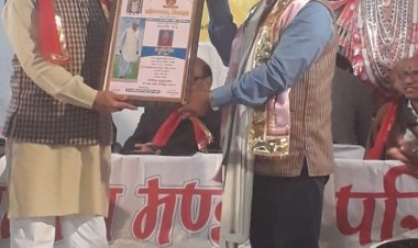 ‘साहित्य कुसुमाकर सम्मान’ से सम्मानित हुए सुनील सौरभ कई मंचों पर हो चुके हैं सम्मानित