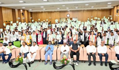 मुख्यमंत्री ने असिस्टेंट टाउन प्लानर और जूनियर इंजीनियर समेत 183 चयनित अभ्यर्थियों को नियुक्ति पत्र सौंपा