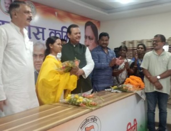प्रदेश कांग्रेस कार्यालय में शिल्पी नेहा तिर्की का हुआ भव्य स्वागत