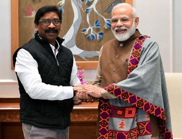 पीएम मोदी से मिल सीएम हेमंत सोरेन ने आदिवासी विश्वविद्यालय की मांग की