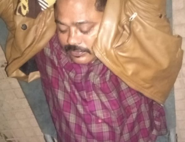 दुमका रांची इंटरसिटी एक्सप्रेस में एक पैसेंजर बेहोशी की हालत में मिला