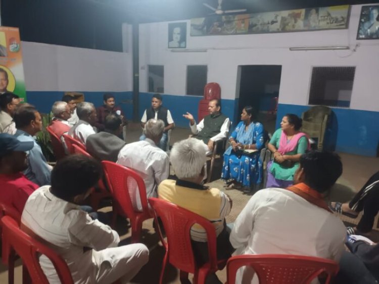 खलारी के एसीसी सीमेंट फैक्ट्री के सेवानिवृत्त कामगार मिले सुबोधकांत सहाय से