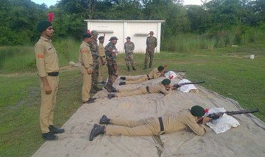 लौंग रेंज में कैडेटों को कराया फायरिंग का अभ्यास