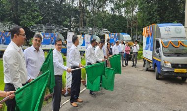 CMPDI के CMD मनोज कुमार ने  हरी झंडी दिखाकर किया छह खाद्य वितरण वाहन रवाना  