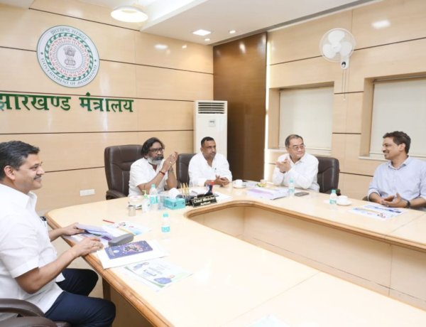 मुख्यमंत्री ने चिकित्सकों और पारा मेडिकल कर्मियों  की दैनिक उपस्थिति सुनिश्चित करने के लिए "उपस्थिति पोर्टल"  को किया लांच