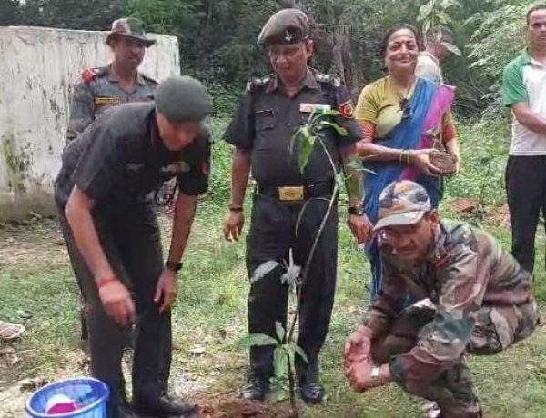 6 बटालियन एनसीसी एवं भारत विकास परिषद सूर्योदय शाखा ने संयुक्त रूप से किया पौधारोपण