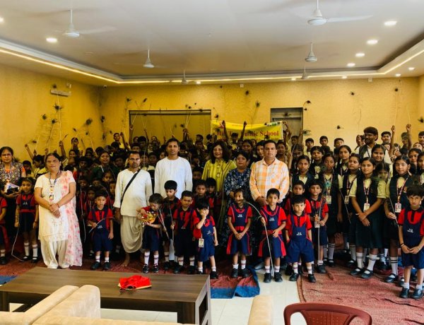 बाल संस्कार के महत्व पर बाल दृष्टि 2024 विषय पर हिल टॉप पब्लिक स्कूल में इस्कॉन का सेमिनार